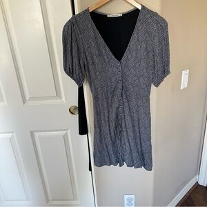 Abercrombie & Fitch Gray Flutter Sleeve Dress Button Front size medium